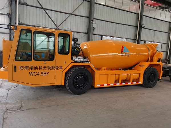 礦用濕噴臺(tái)車(chē)，礦用混凝土泵，礦用攪拌機(jī)發(fā)貨